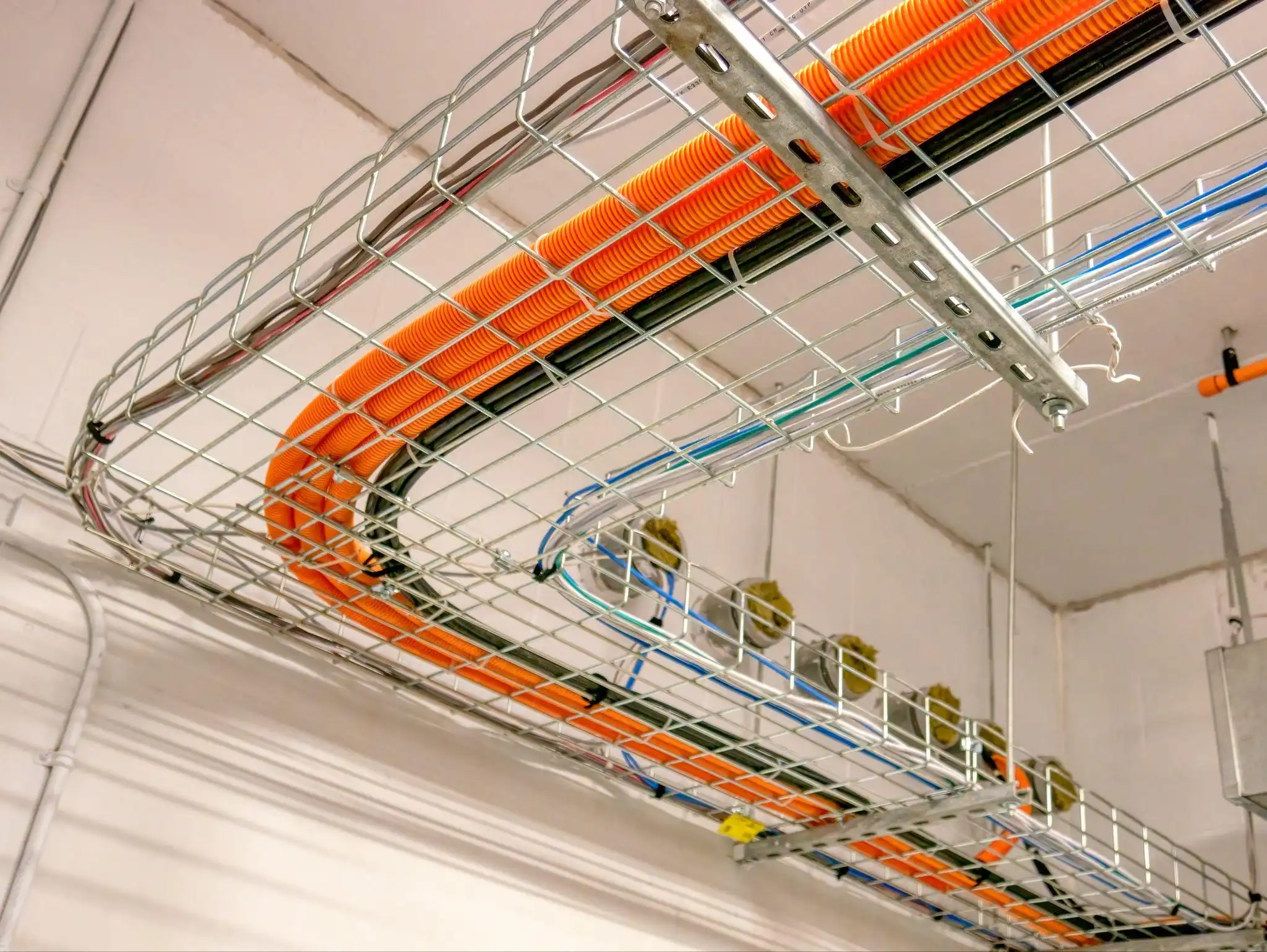 Wire Mesh Cable Tray Systems (USA Manufacturer for Data Centers & Industrial Infrastructure)