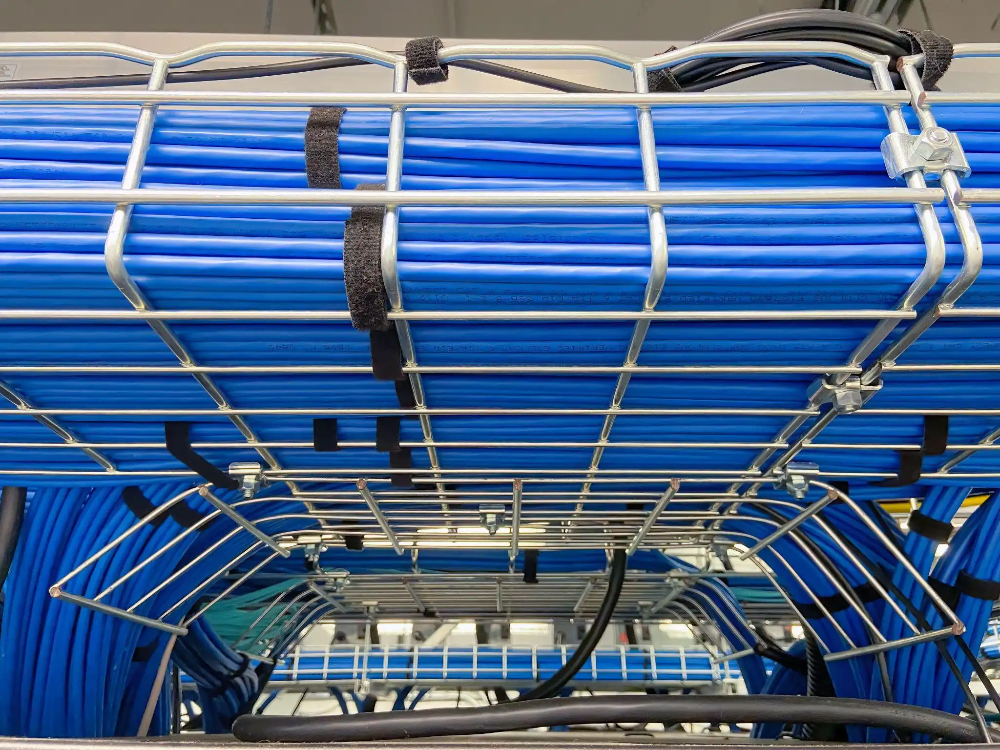 Wire Mesh Cable Tray Systems (USA Manufacturer for Data Centers & Industrial Infrastructure)